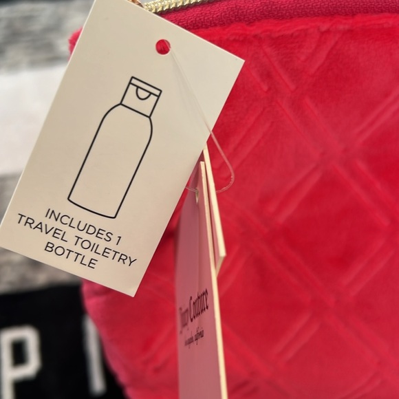 Super Cute Plushy Soft Cosmetics Bag from Juicy Couture 🎀 - Picture 3 of 8